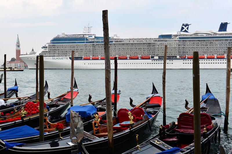 articles/2012/10/31/are-cruise-ships-damaging-venice/venice-cruise-ships-nadeau-tease_vxbrdz