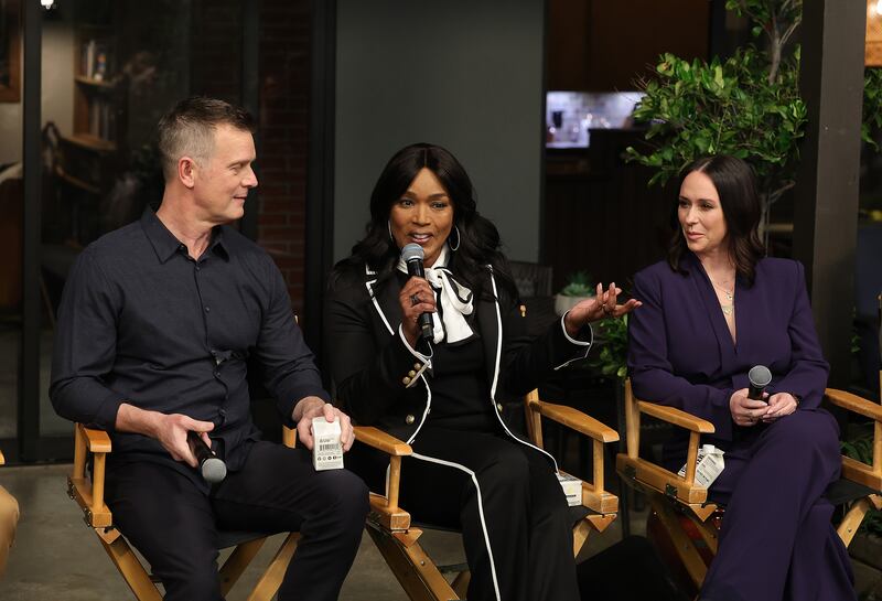 Photo of Peter Krause, Angela Bassett, and Jennifer Love Hewitt sitting