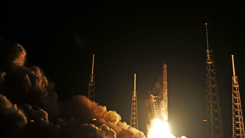 cheats/2015/02/11/spacex-launches-a-deep-space-satellite/150211-spacex-falcon-cheat_in8vrm