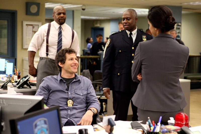 articles/2013/07/16/fall-winter-tv-preview-snap-judgments-of-2013-14-s-new-shows/130712-fallon-lacob-pilots-1st-Impressions-fox-embed_vdppr0