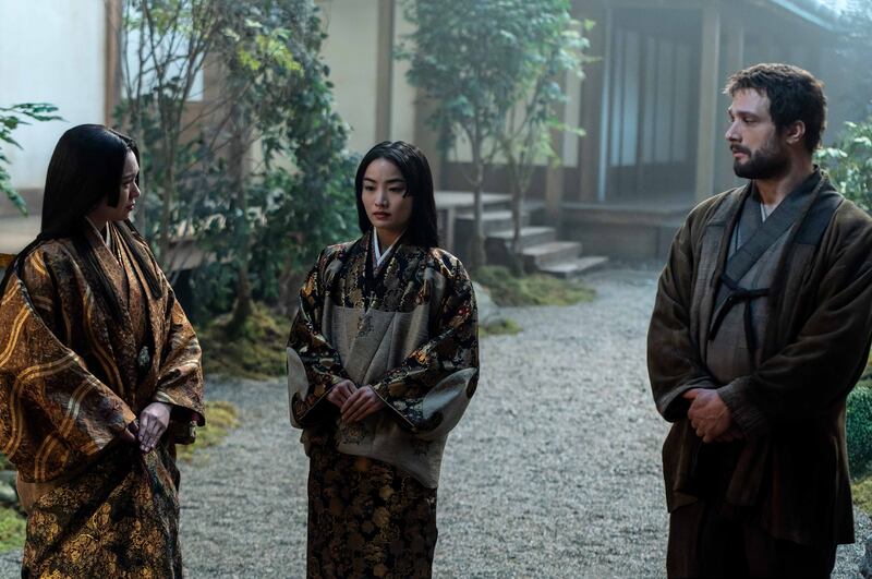 (L-R) Fumi Mikado as Ochiba no Kata, Anna Sawai as Toda Mariko, Cosmo Jarvis as John Blackthorne.
