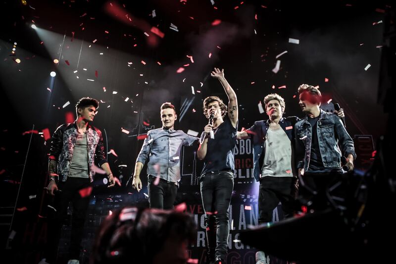 articles/2013/08/29/one-direction-documentary-this-is-us-seen-through-a-superfan-s-eyes/130828-cunningham-direction-tease_qpbhb0